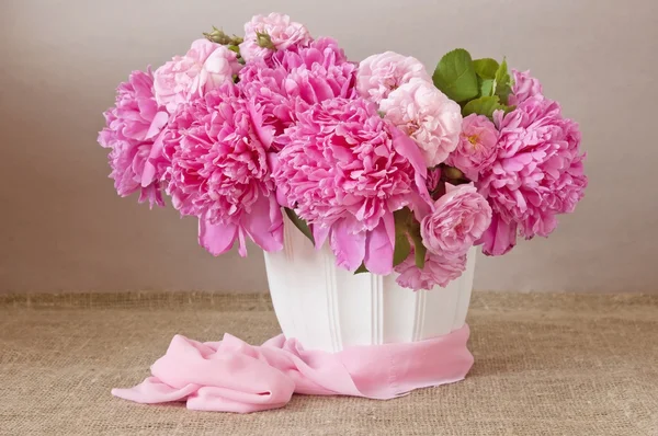 Beautiful Bouquet Pink Peonies Wooden Background — Stock Photo, Image