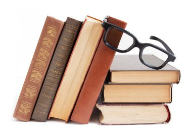 Bir kitap kütüphane birçok antika kitaplar. Kitap dükkanı kavramı