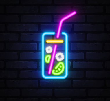 Buz küpleri ve narenciye dilimli taze limonatanın renkli neon taşıyıcısı. Parlak çizgiler modern bir sokak havası verir. Kafe dekorasyonu, menü tasarımı ya da yaz promosyonları için ideal. Vektör illüstrasyonu