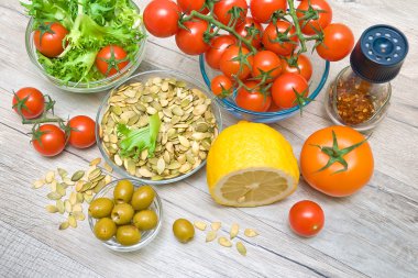  Food for the preparation of vegetable salad