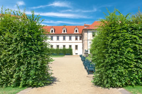 Prague, Çek Cumhuriyeti: Wallenstein binme salonda Barok garde — Stok fotoğraf