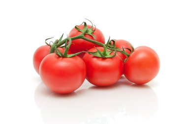 Olgun taze domates closeup beyaz bir arka plan üzerinde