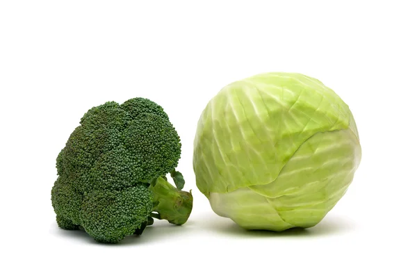 Broccoli e cavoli isolati su fondo bianco — Foto Stock