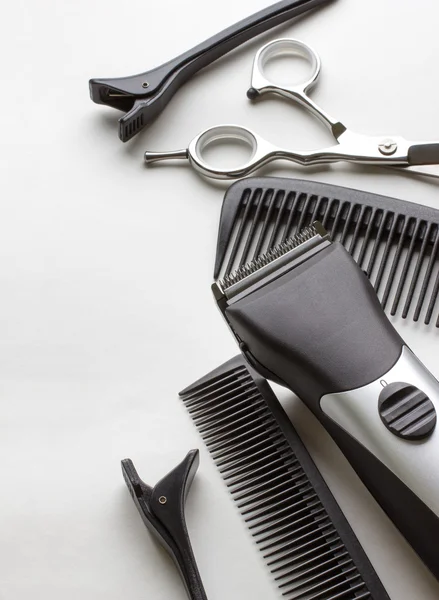 Профессиональные инструменты парикмахера — стоковое фото