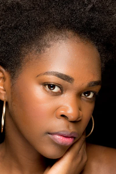 Young African American Girl with bare shoulders — Stock Photo, Image