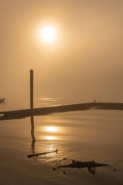 Rzeka Connecticut w mglisty poranek — Zdjęcie stockowe