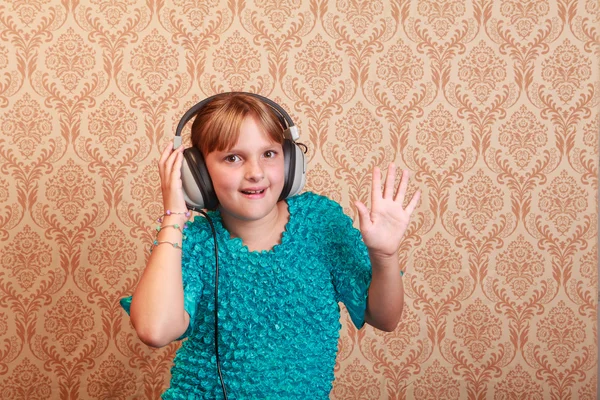 Grade School Girl with  Retro Headphones — Stock Photo, Image