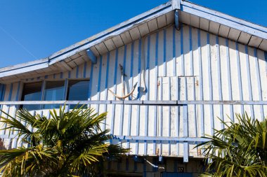 typique renkli ahşap ev