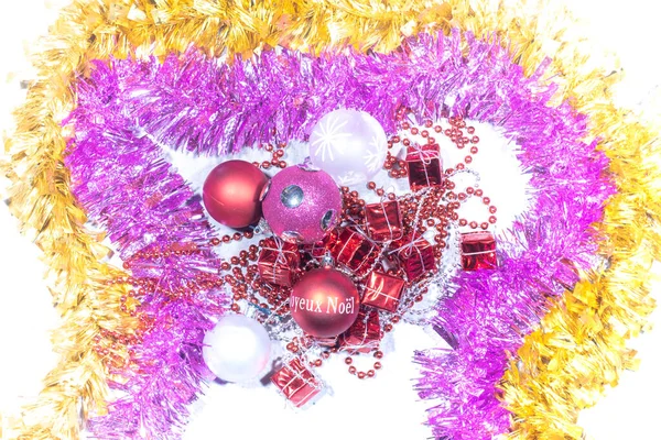 Tło Ozdobione Musujące Girlandy Dość Jasne Kulki Kolorów Boże Narodzenie — Zdjęcie stockowe