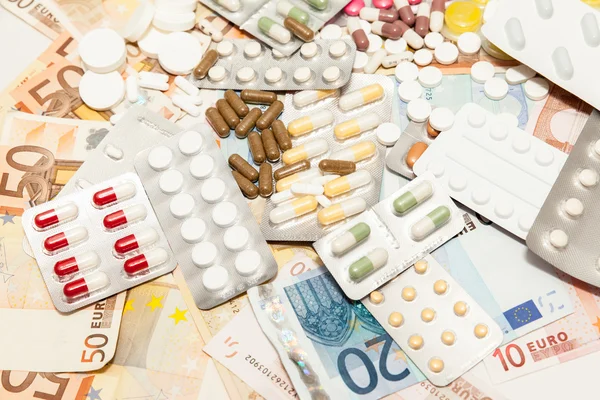 Медицинские препараты, деньги — стоковое фото