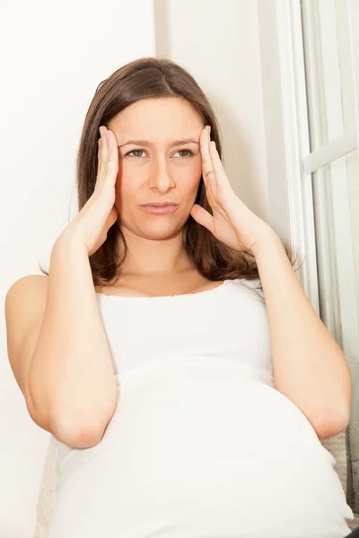 Donna incinta triste — Foto Stock