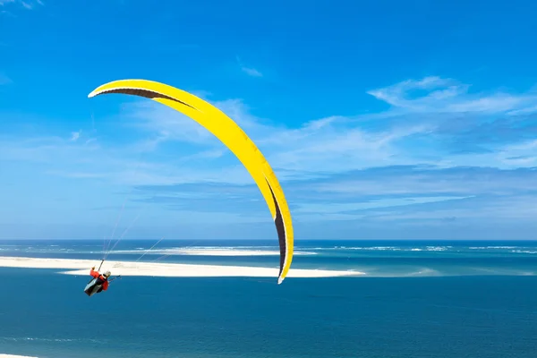 Dune of Pilat paragliding — Stock Photo, Image