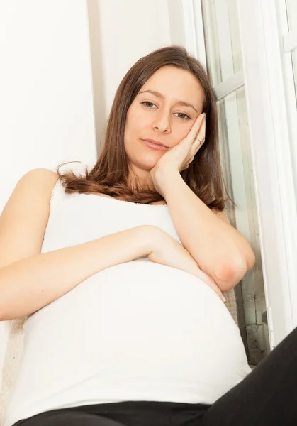 Carino donna incinta — Foto Stock