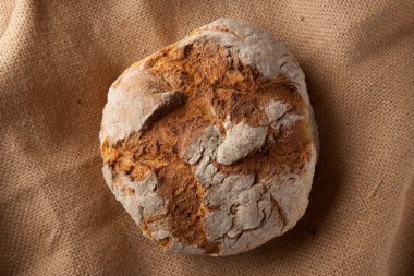 Kahverengi zemin üzerine ekmek bir Portekizce geleneksel görünümünü kapat.