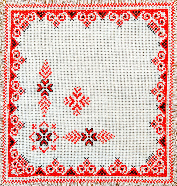Вышито хорошо по поперечному узору
