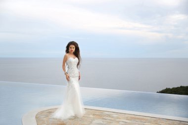 Wedding. Beauty Fashion Elegant bride woman. Brunette model in l