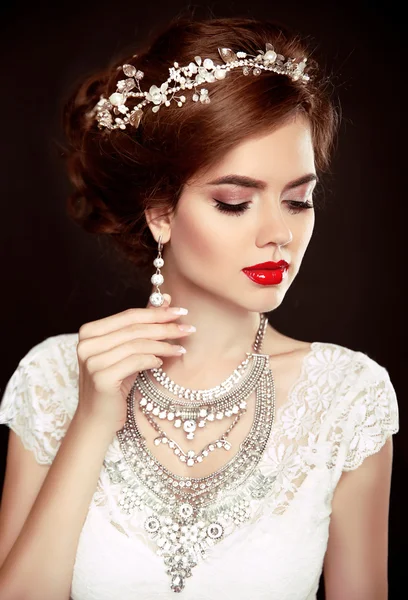 Schönheit Frauenporträt. Hochzeitsfrisur. Schöne Mode — Stockfoto