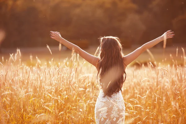 Enjoyment. Free woman arms outstretched. Happy bride with — Stock Photo, Image