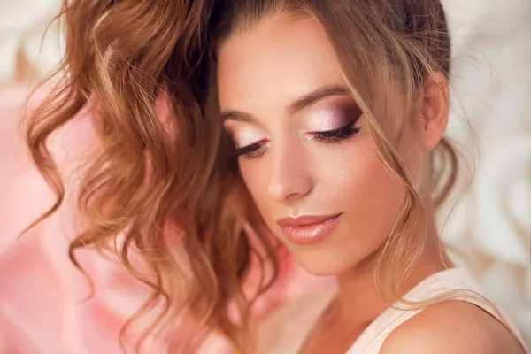 Ögon Ansikte Makeup Porträtt Skönhet Mode Modell Flicka Rosa Ögonskuggor — Stockfoto