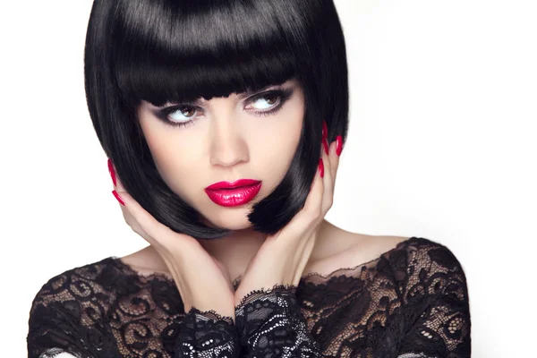 Modèle de mode fille avec coiffure à la mode. Coupe de cheveux. Beaut élégant — Photo