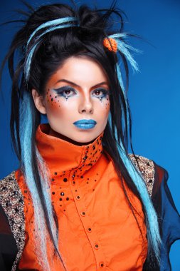 Makyaj. Rock saç modeli. Genç güzel punk model w portresi