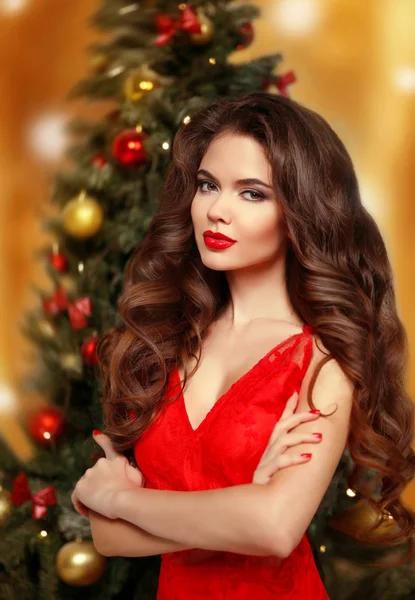 Kerstmis vrouw. Mooie lachende meisje model. Make-up. Gezonde l — Stockfoto