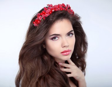 Güzellik kadını çelenk, yüz portre ile. Güzel kız modeli w