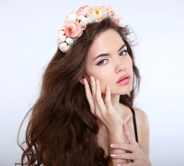 Beauty girl Makeup face. Healthy Hair. Young attractive woman wi — Stock Photo, Image