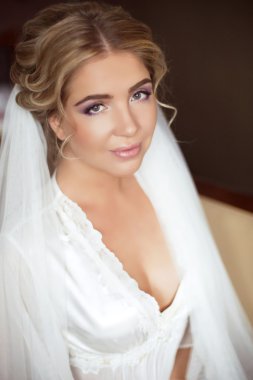Beautiful smiling bride wedding portrait. Beauty fashion girl po