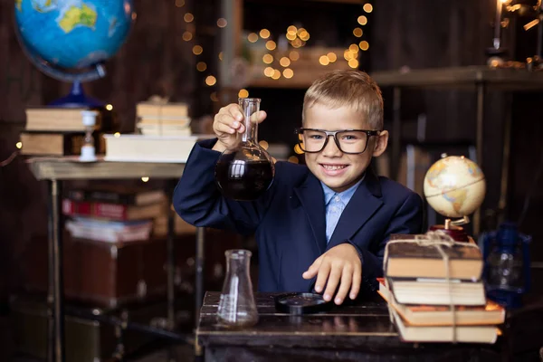 Natural Science Chemistry Lesson Back School Student Learns Schoolgirl Laughs — Stock Photo, Image