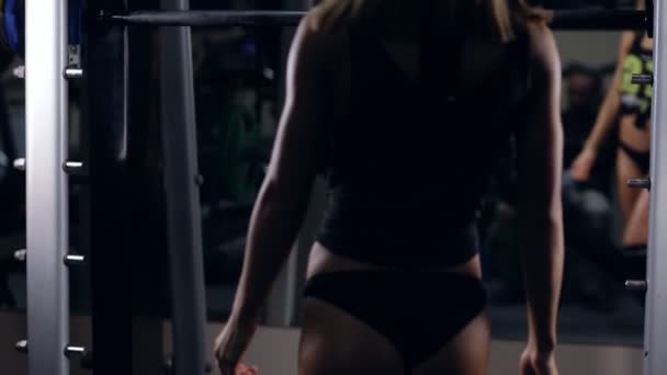 체육관에서 금발 여자 — 비디오