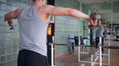 Atletik erkek spor salonu