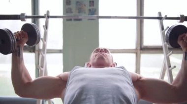 Atletik erkek spor salonu