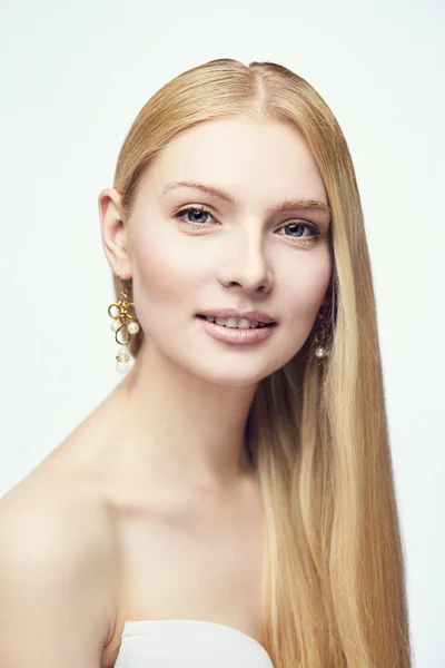 Young smiling girl — Stock Photo, Image