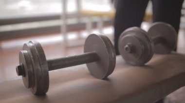 spor salonunda spor adamı