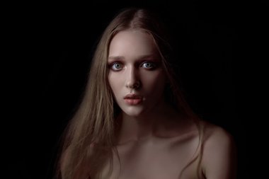 Sarışın kız moda portre