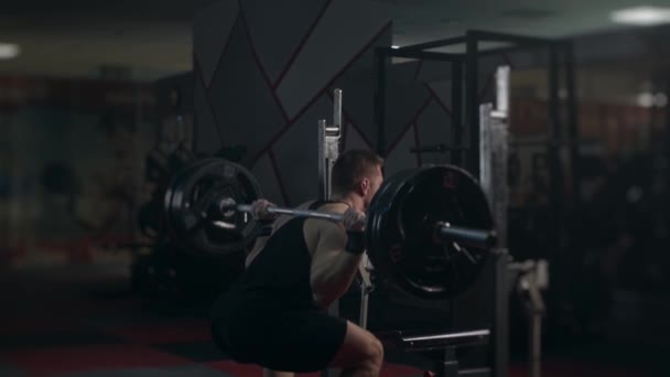 Jonge Powerlifter Sportschool Doet Samengestelde Beweging Kraak Langzame Beweging — Stockvideo