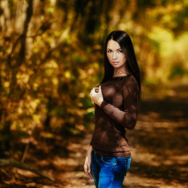 erken sonbahar. esmer portre