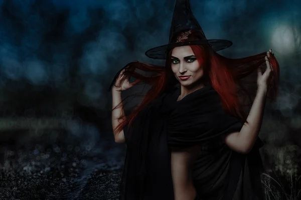 Redhead witch — Stock Photo, Image