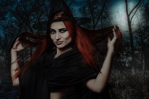 Redhead witch — Stock Photo, Image