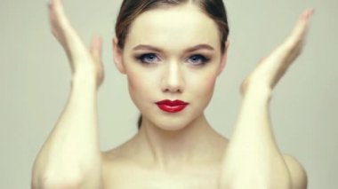 Muhteşem sarışın güzel