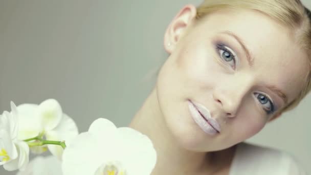 白色的唇女孩 — 图库视频影像