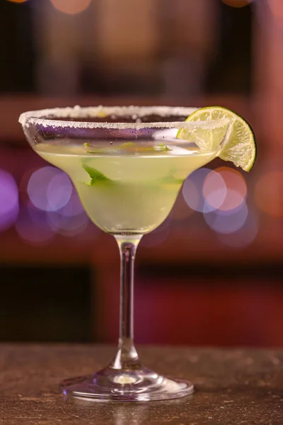 Glas Färska Martini Puben — Stockfoto