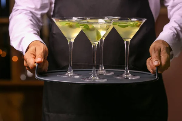 Waiter Fresh Martini Pub — Stock Photo, Image