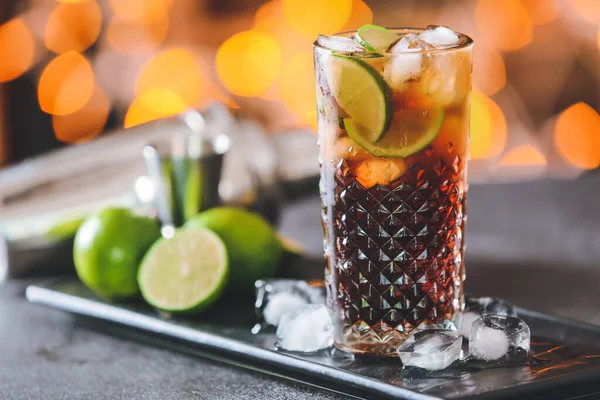 Glass Tasty Cuba Libre Cocktail Table — Stock Photo, Image