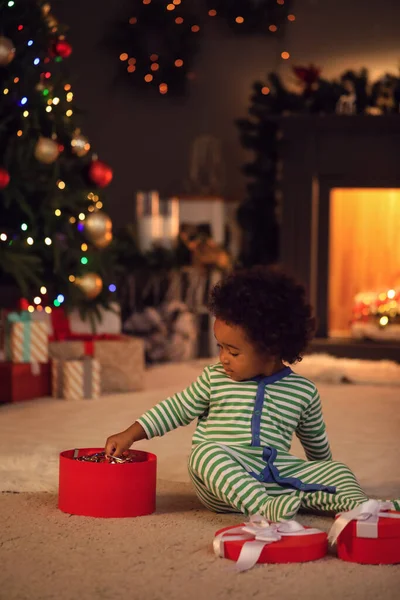 Cute African American Baby Girl Gift Home Christmas Eve — Stock Photo, Image