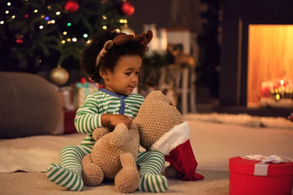 Cute African American Baby Girl Toy Home Christmas Eve — Stock Photo, Image