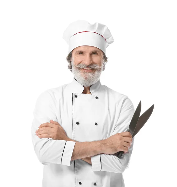 Mature Chef Masculin Avec Des Couteaux Sur Fond Blanc — Photo