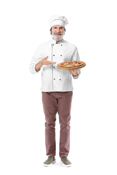 Rijpe Mannelijke Chef Kok Met Lekkere Pizza Witte Achtergrond — Stockfoto