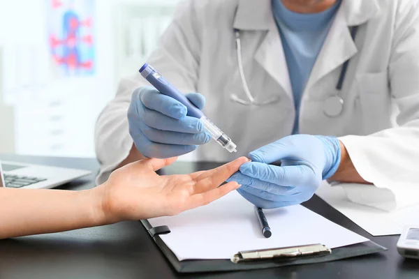 Pregnant Diabetic Woman Visiting Doctor Clinic — Stock Photo, Image